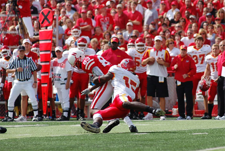 Alvin Bowen Pulls Down Terrence Nunn