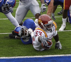 Alexander Robinson had 204 yards offense and two touchdowns (AP Photo - Orlin Wagner) 